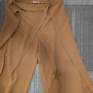 Tie-Waist Wide-Leg Pants in Caramel Brown
